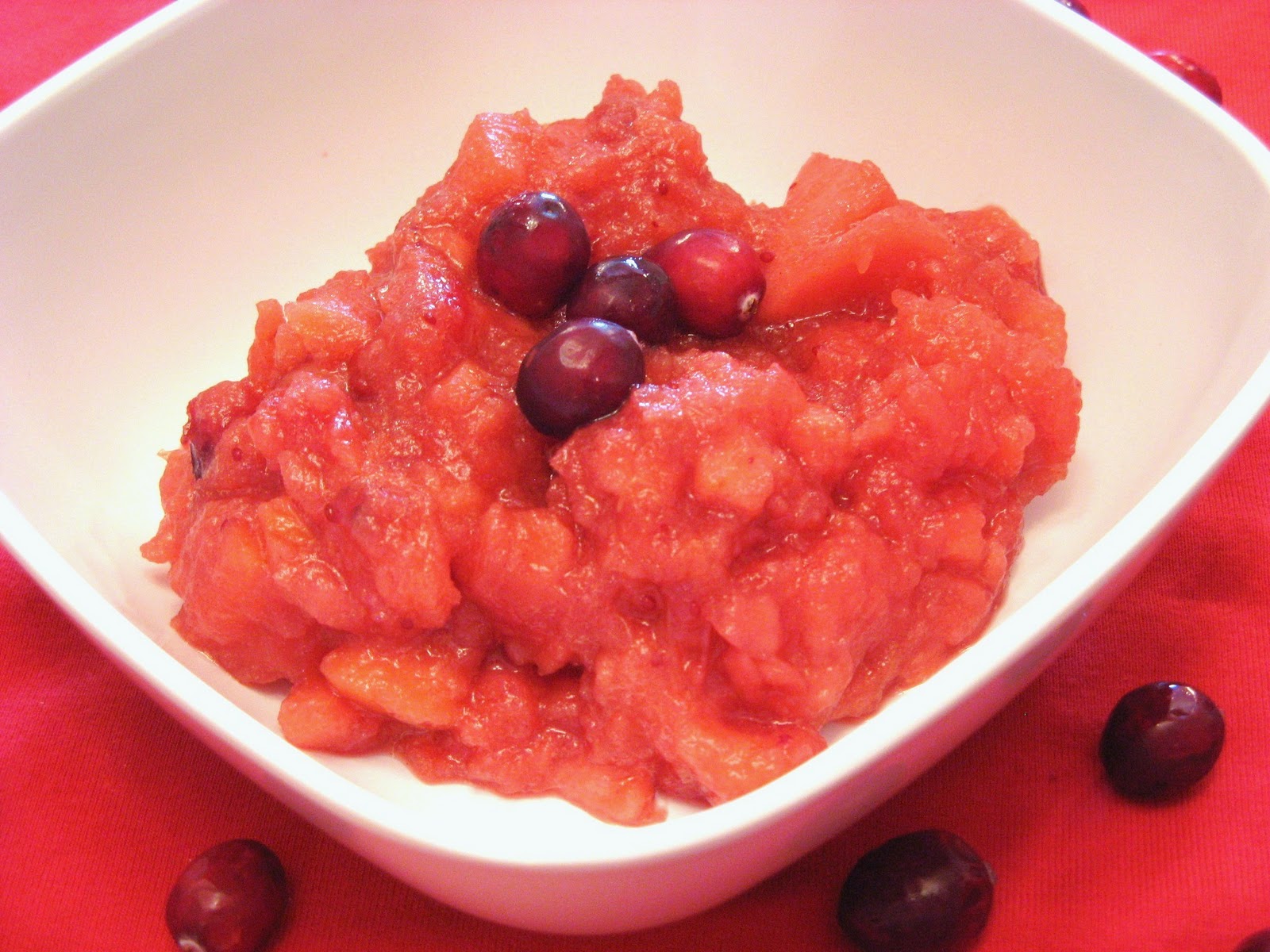 The WellFed Newlyweds Cranberry Applesauce