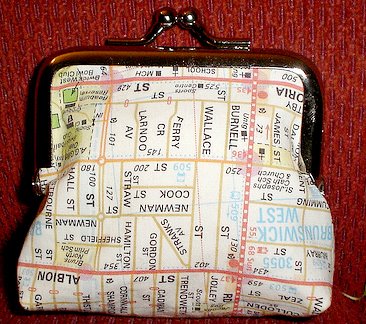 [Crafty+Girl+Melways+purse.jpg]