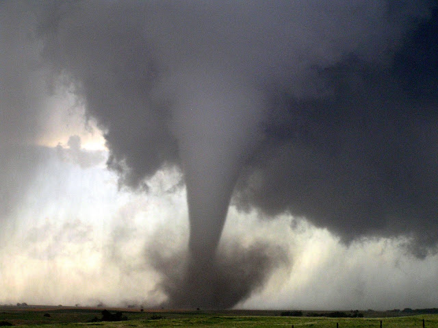 tornadoperlismataayer28102010.jpg