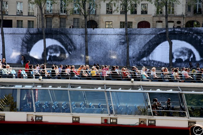 [regard_bernadette_SaintLouis.jpg]