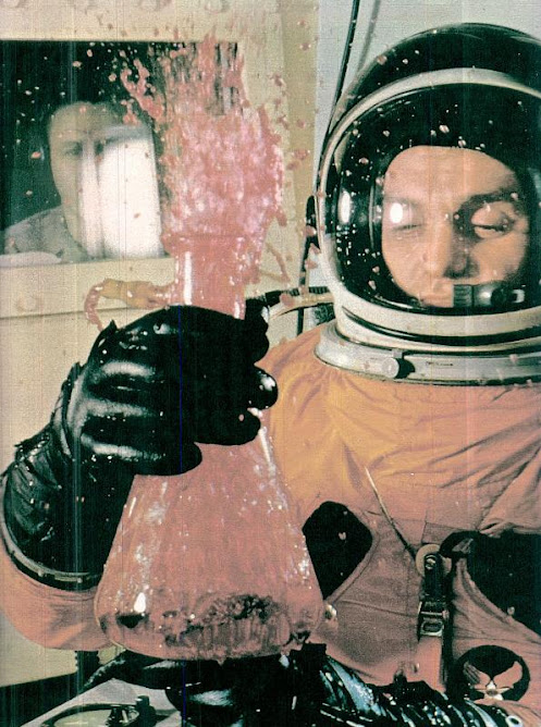 HOW THE DEMONSTRATION OF BLOOD ASTRONAUT "Explode" IF IT WAS NOT THE SUIT PROTECTION