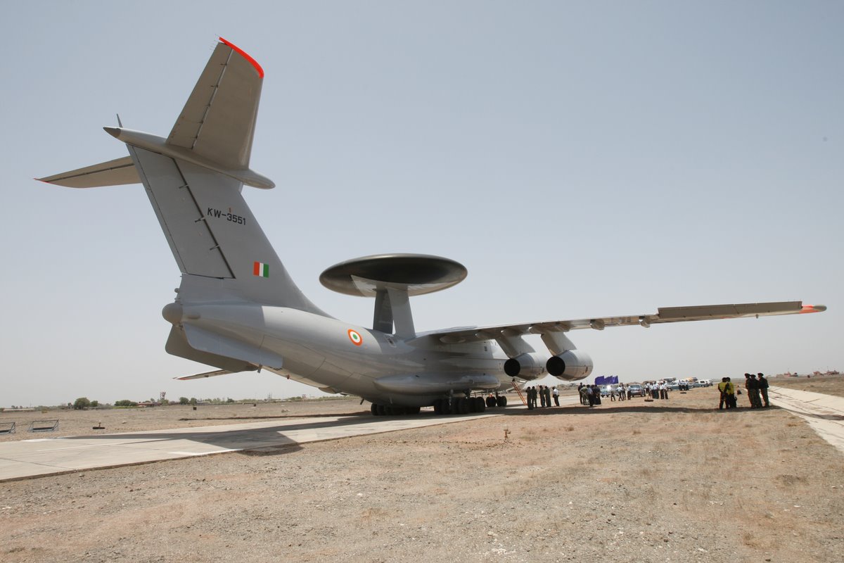 [597Q8692-768677.JPG]