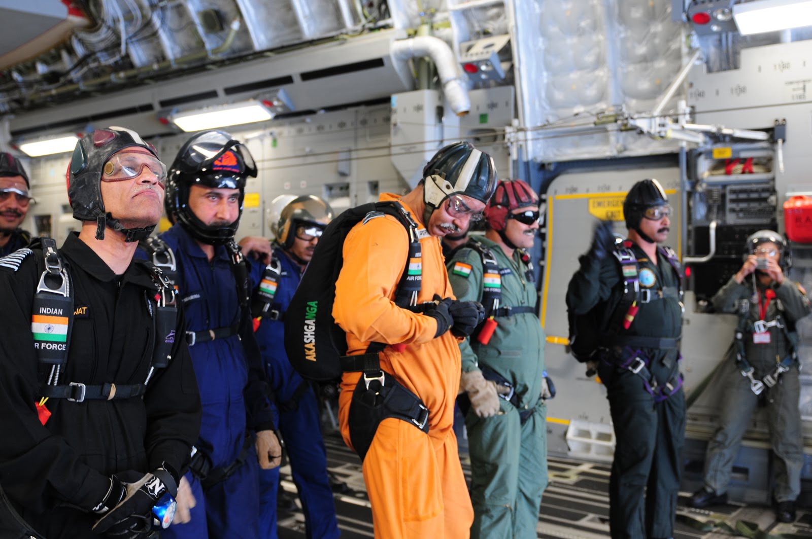 [091019-F-4369D-102.jpg]