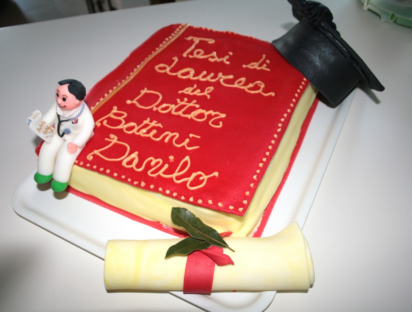 torta per laurea in medicina
