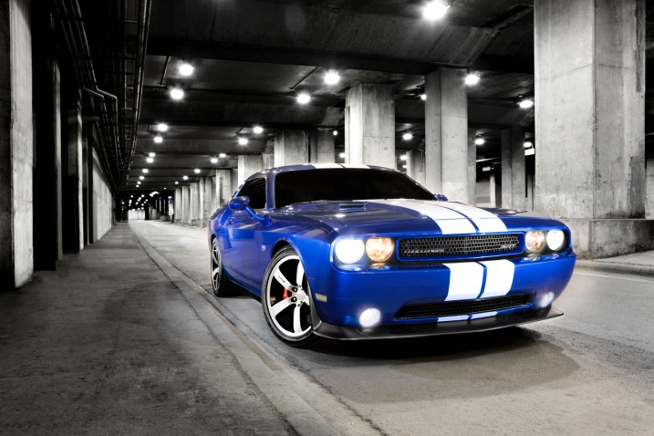 2011_dodge_challenger-srt8_f34_ns_110110_717.jpg