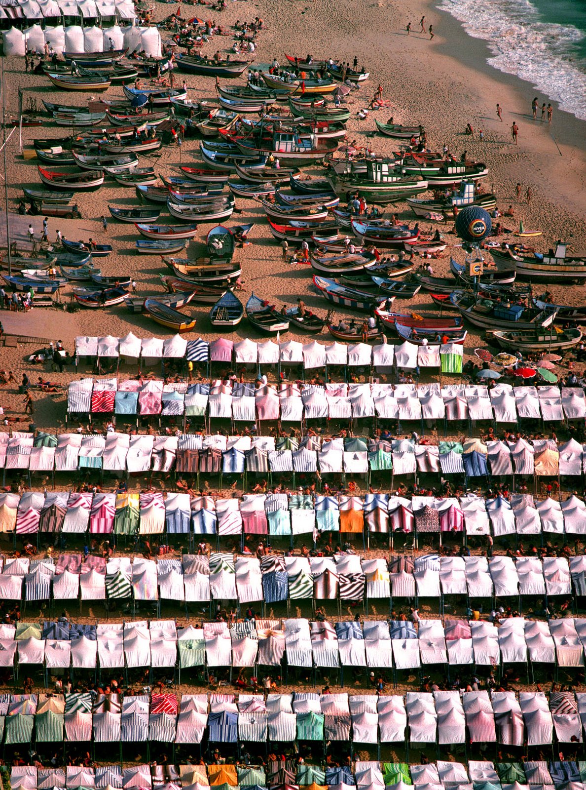 [Praia+da+NazarÃ Â©.jpg]