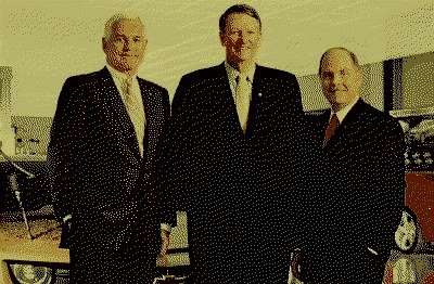 [081115-gm-execs.jpg]