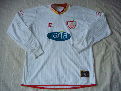 2001-2002%20Away.JPG