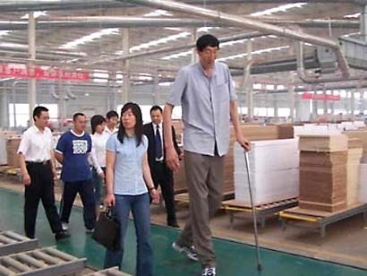 Free bed for world's tallest man
