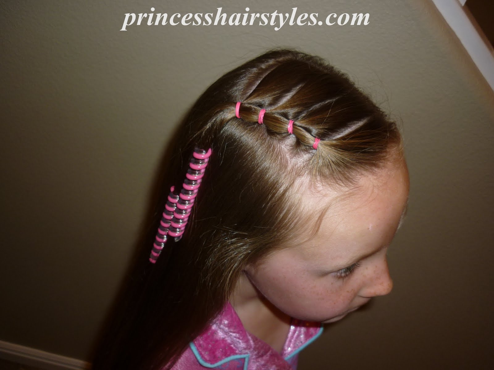 Elastics To The Side | Hairstyles For Girls - Princess Hairstyles