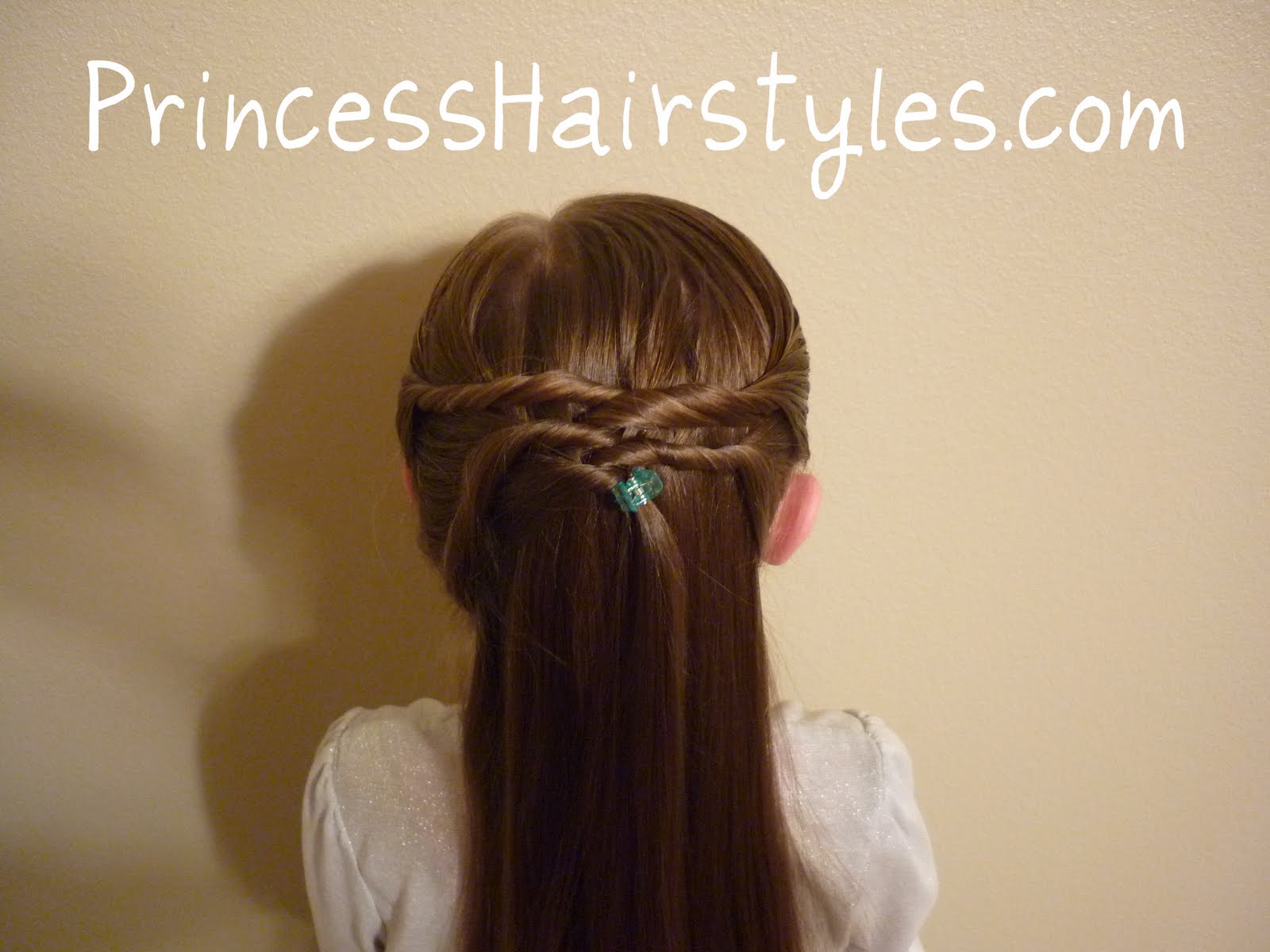 A Quick And Easy Twisty Hairdo Hairstyles For Girls Princess