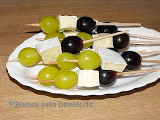 Branza Brie cu boabe de struguri