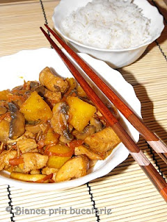 Piept de pui cu ananas si ciuperci