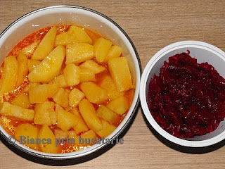 Tocanita de cartofi si salata de sfecla