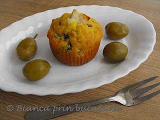 Briose cu masline si branza de capra