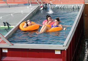 [bathing_beauties.jpg]