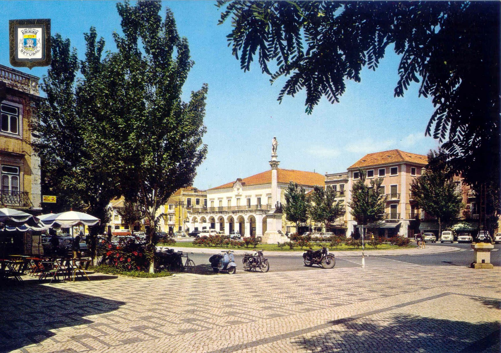 [Setúbal+-+Praça+do+Bocage.jpg]