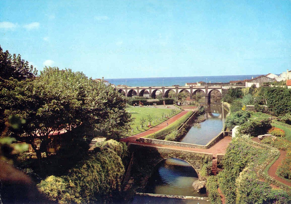 [Ribeira+Grande+-+Um+Aspecto+(p).jpg]