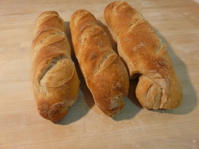 de donde queda demostrado que sí se pueden hacer otros tipos de pan siguiendo la ley del engrudo :)