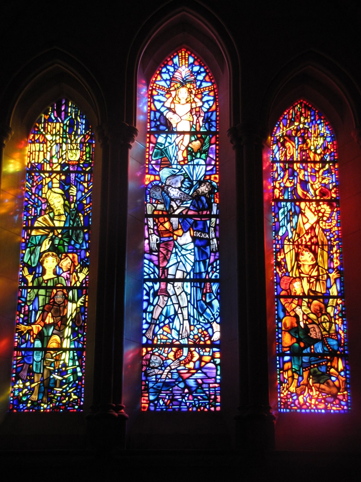 [cathedral+2-9-09+window.JPG]