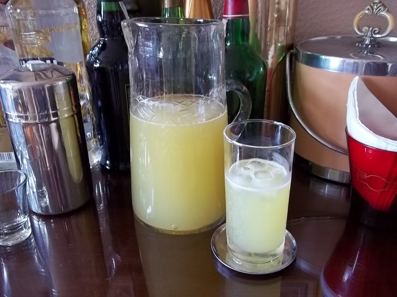 Receita lá de Casa! Suco da casca do abacaxi Receita lá de Casa! Suco da casca do abacaxi