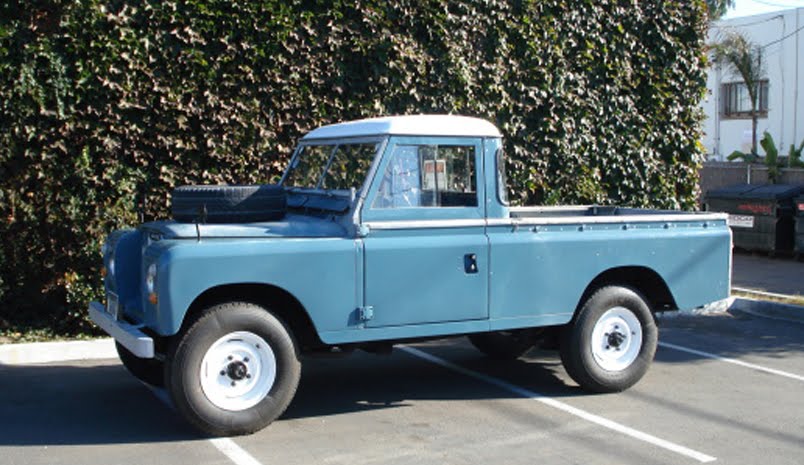 old land rover picture