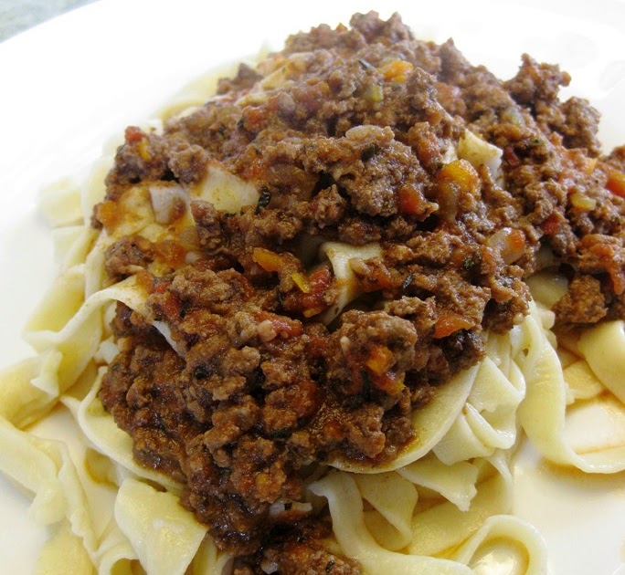 Dragon's Kitchen: Hearty Beef Bolognese