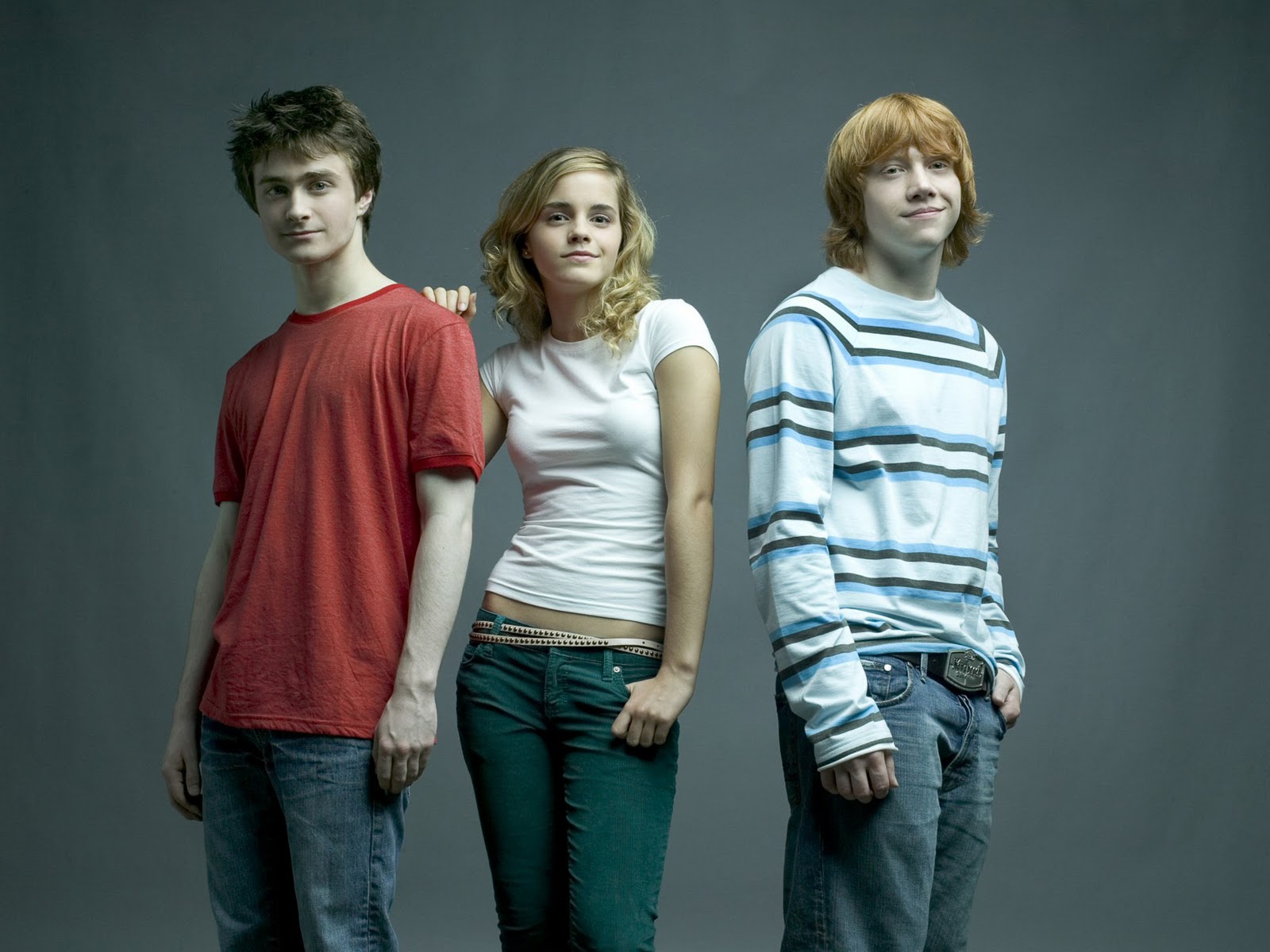 http://3.bp.blogspot.com/_pLmMug9YFkw/TMFKyTCFFQI/AAAAAAAACrQ/qwI-AXIX9WI/s1600/emma_watson_daniel_radcliffe_harry_potter_cast-normal.jpg