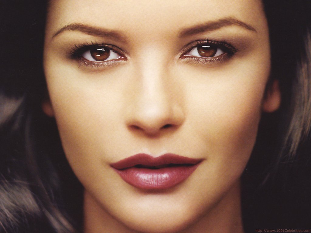 http://3.bp.blogspot.com/_pOGCfekiyFU/TFmTJuWpiuI/AAAAAAAABOU/D7Xv5Ul_pd4/s1600/catherine_zeta_jones_1700708.jpg