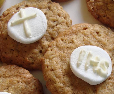 Cookies with marshmallow slices on top