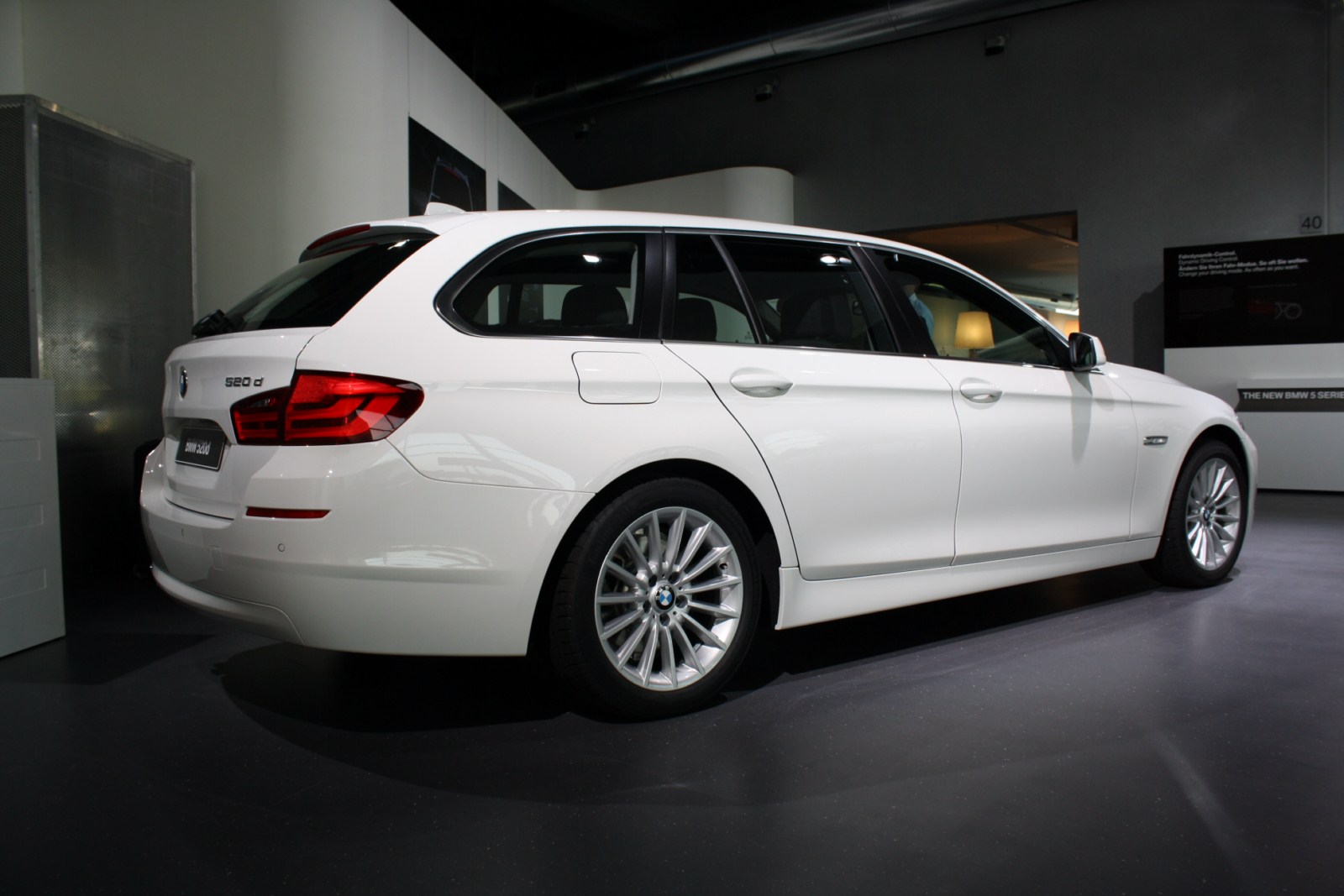 What car review bmw 520d touring #7