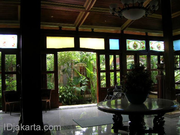 Bermukim di Kebayoran Baru, Jakarta Selatan: Rumah Dijual 