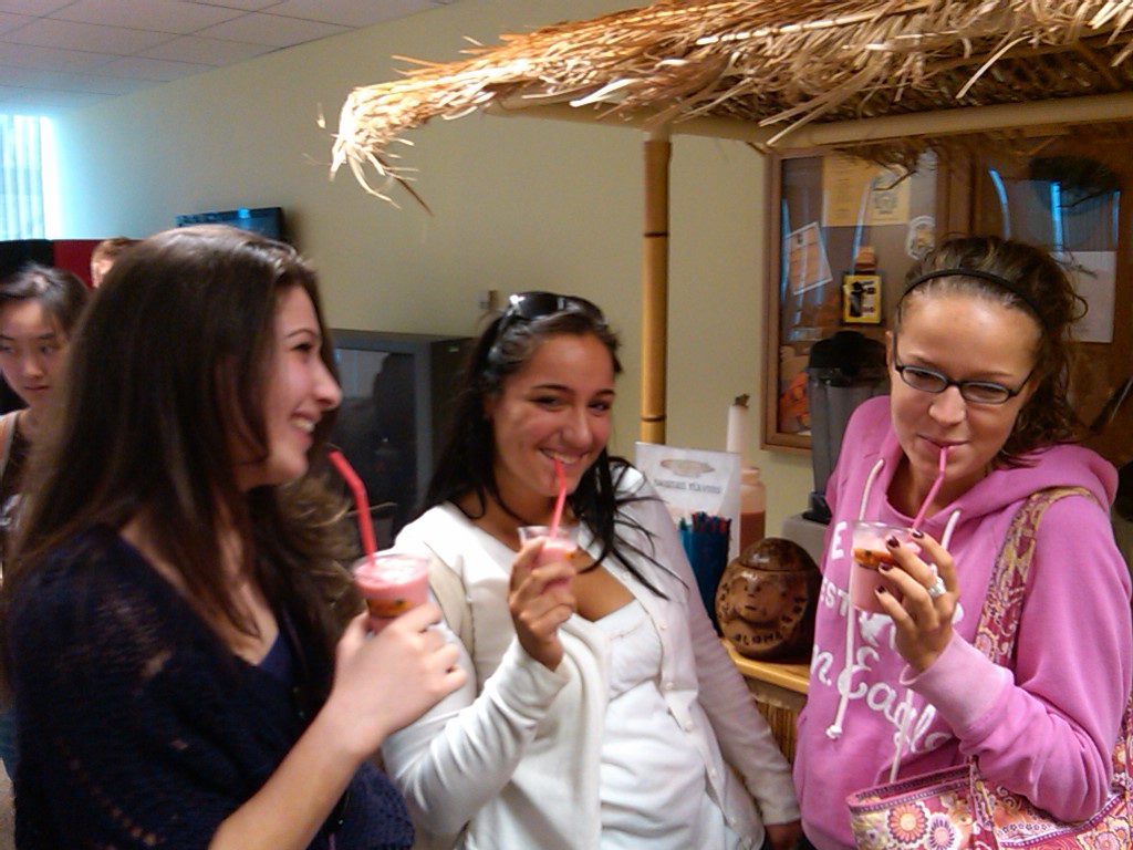 Maui Wowi Hawaiian Coffees and Smoothies Quincy College says Maui Wowi Hawaiian Smoothies are