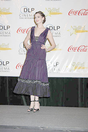 [anne-hathaway-final-night-banquet-and-awards-ceremony-4.jpg]