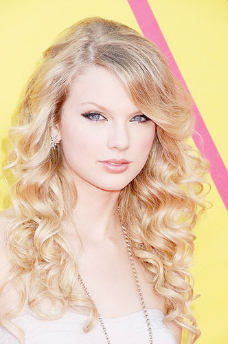 [taylor+swift+white+horse.jpg]