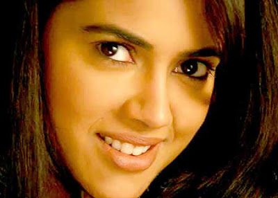 Planet Bollywood: Vaaranam Aayiram Pictures