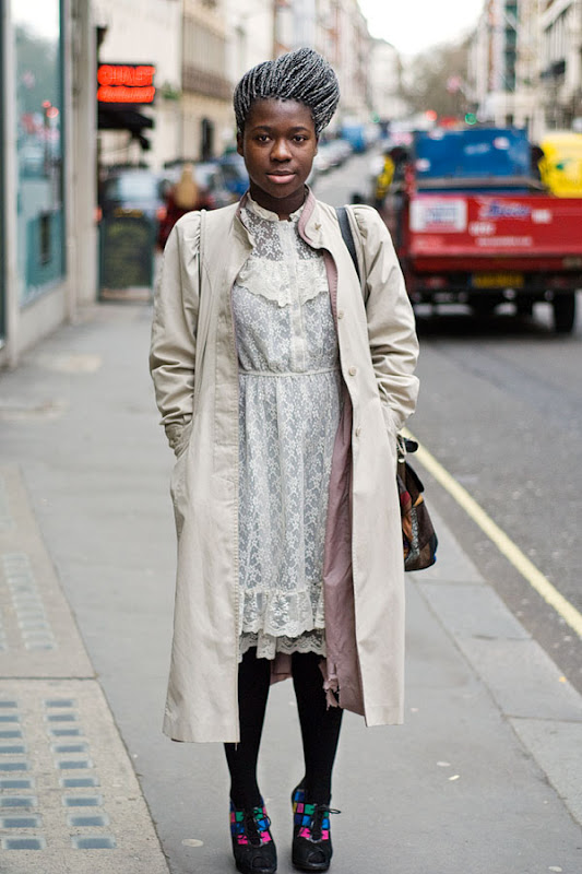 Vanessa Jackman: Street Style....Vintage + Trench = Perfect for Right Now