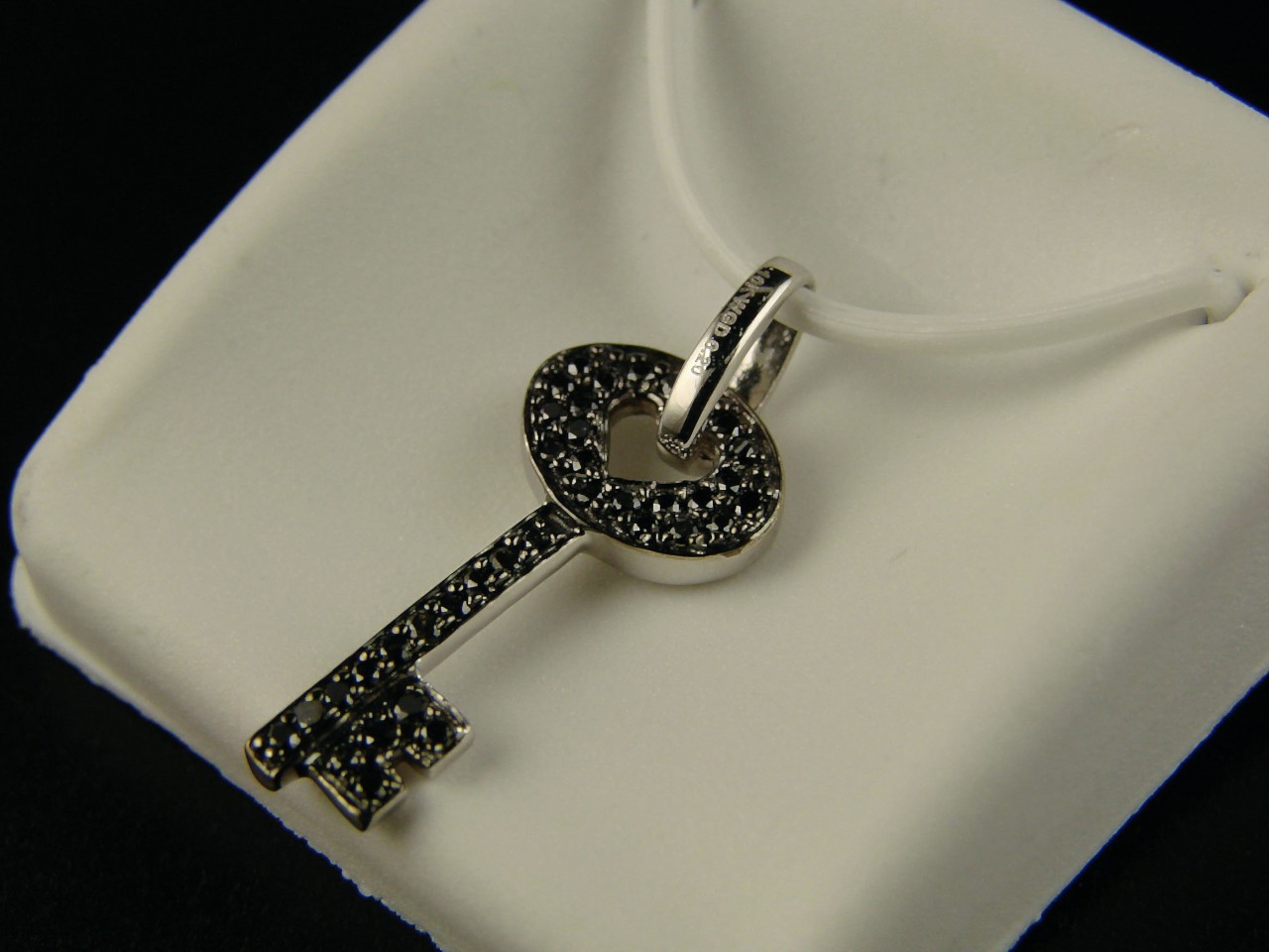 new_york_jewels 10K LADIES KEY REAL BLACK DIAMOND PENDANT/CHARM .30 CT