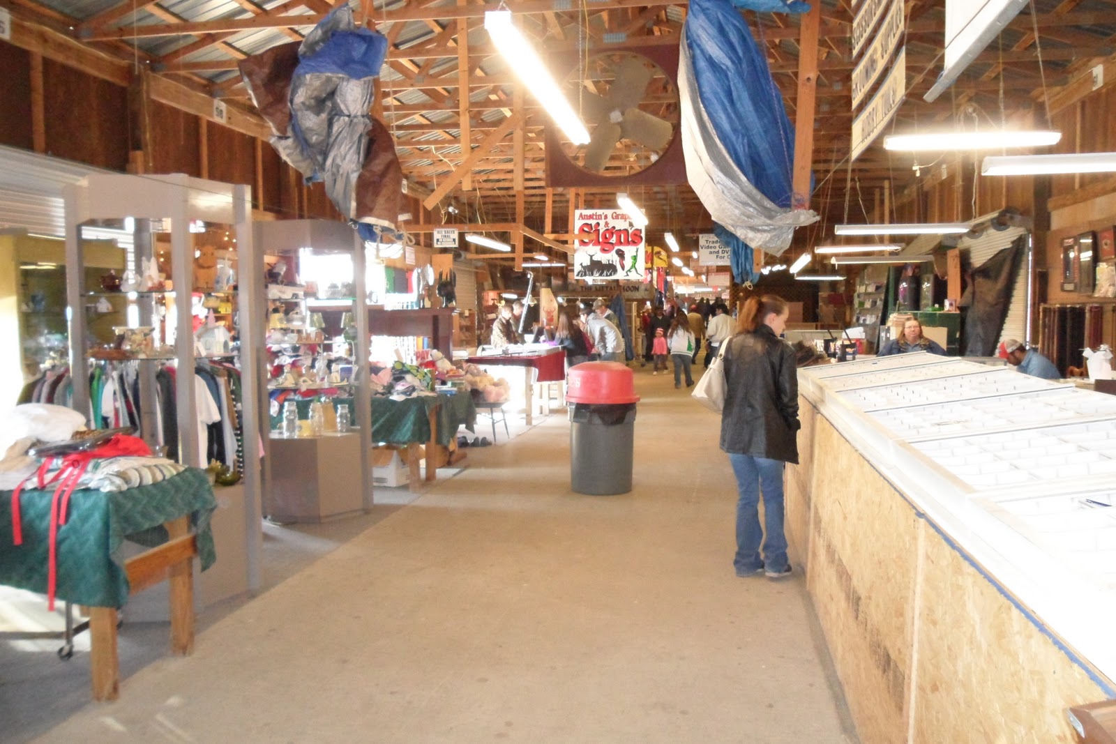 R and R travels Sadie's Flea Market Dothan, Alabama