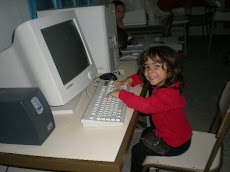 Jihène et son ordinateur!