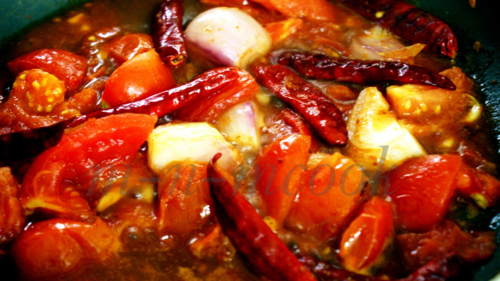 Munna & Mittoo's Kitchen Chronicles.. Neer dosa with Tomato Chutney