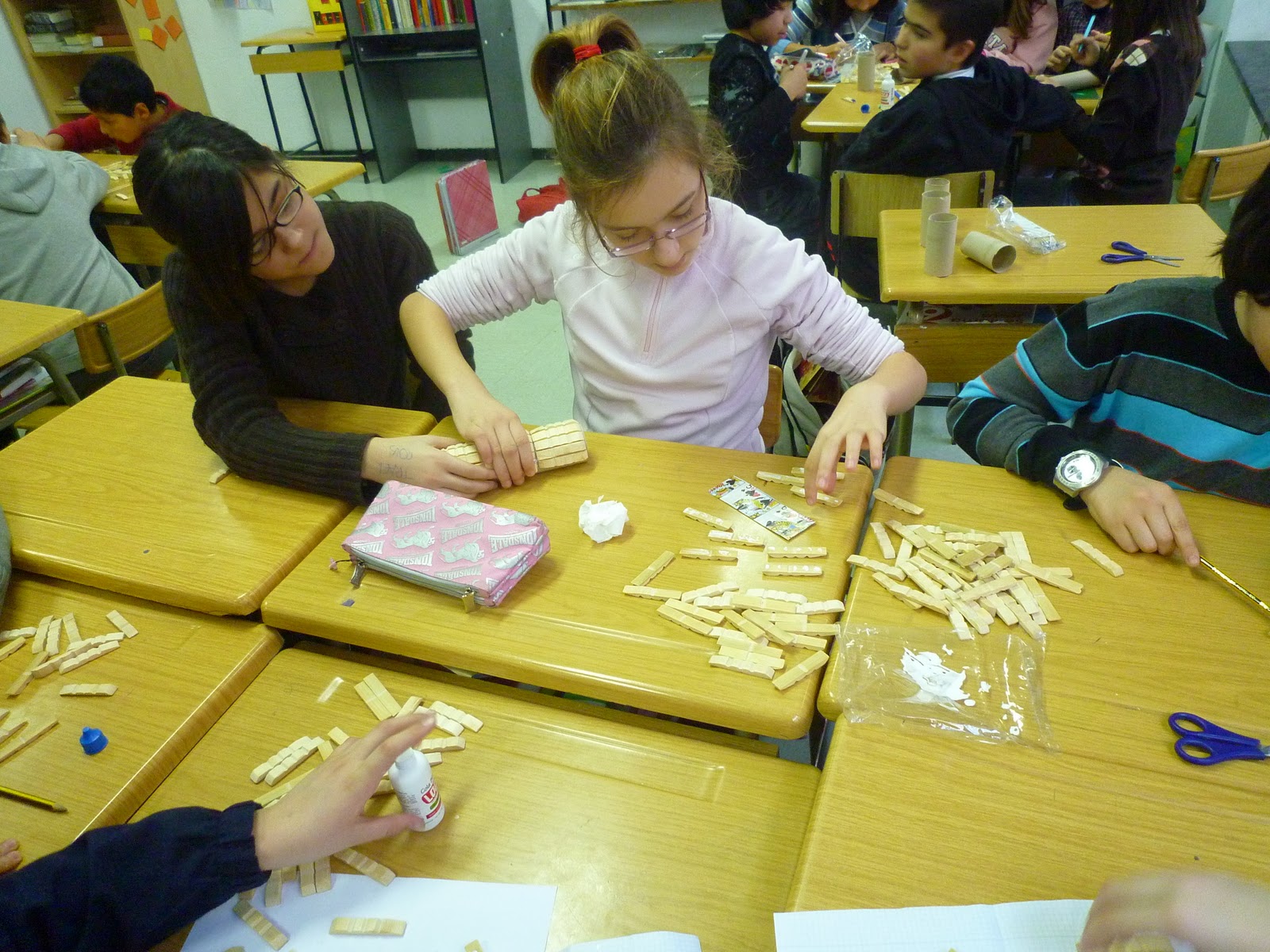 ART & CRAFT AS A LINK BETWEEN EDUCATION AND WORKINGLIFE Crafts of