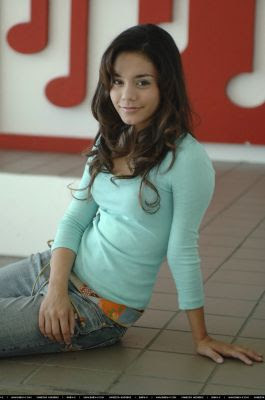 FOTOS DE VANESSA HUDGENS - GABRIELLA MONTEZ