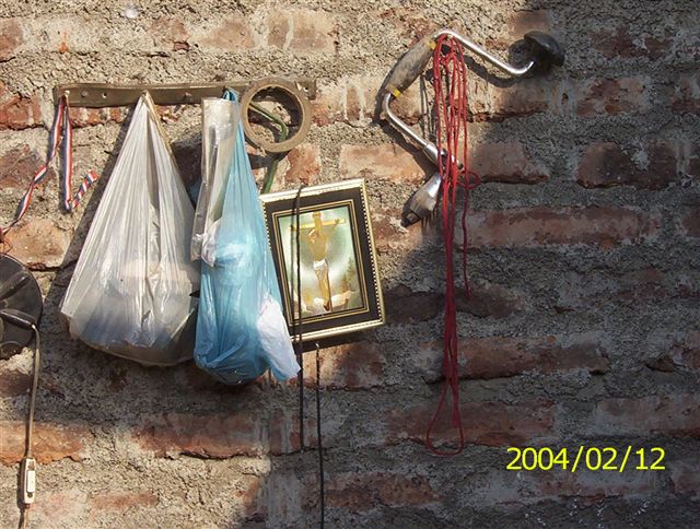 [la_tÃªte_du_lit_de_guillermo.JPG]