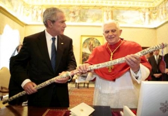 [Bush+et+Benoît+xvi.jpg]