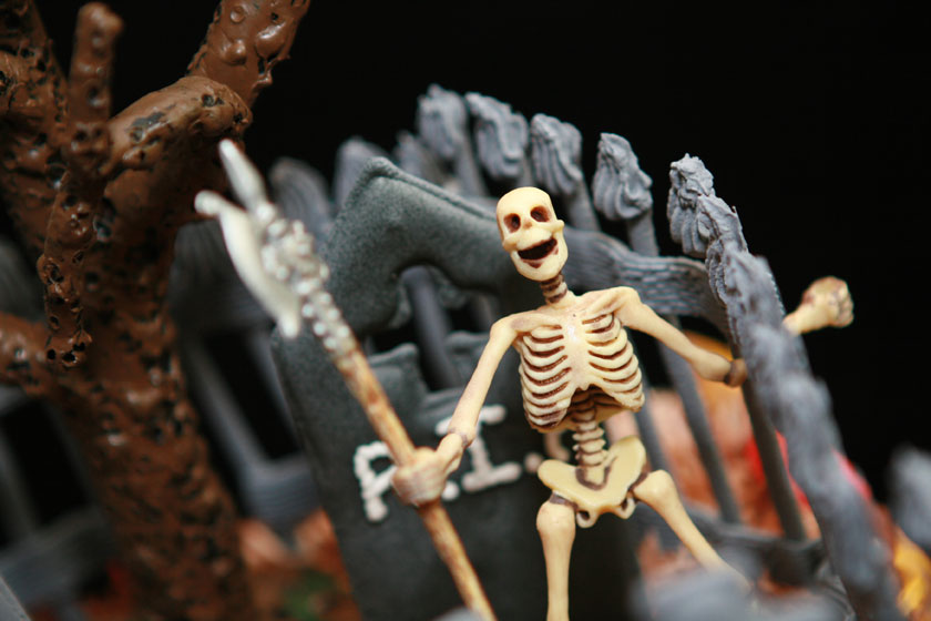 [Halloween-Cake-Skeleton.jpg]