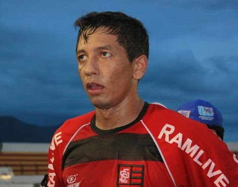 Wanderley abriu o placar no Junco