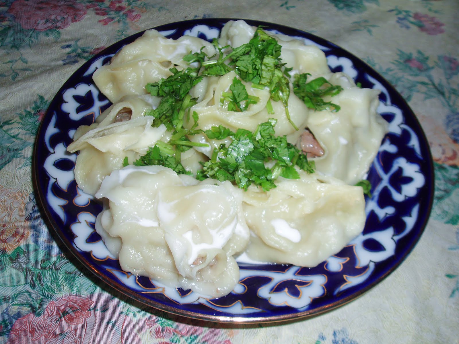 The Art of Uzbek Cuisine Gushtli manti (Manti with meat)