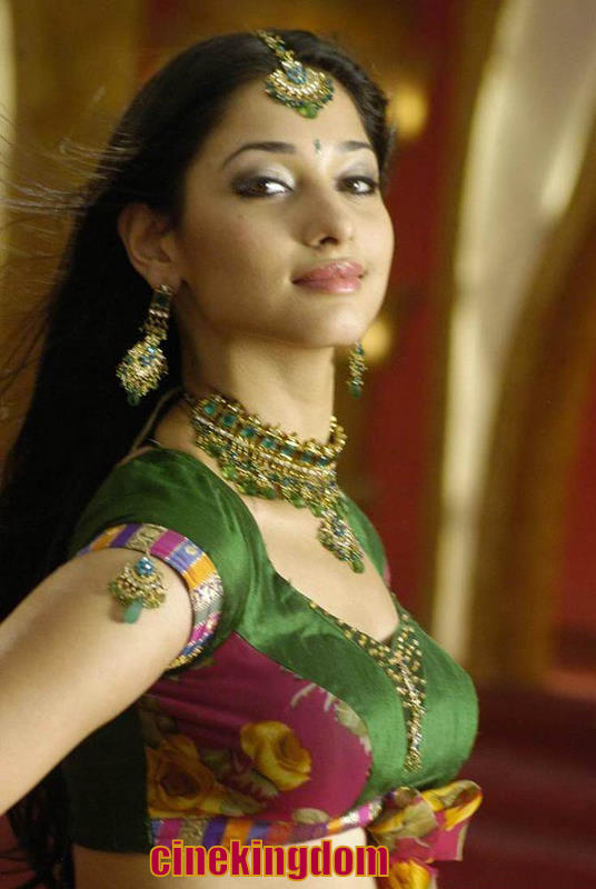 Sexy Tamil Actress Tamanna Hot Navel Show In Green Dress ~ Tamilogallery