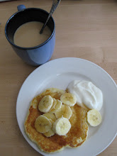 pancakes with yogurt and banana